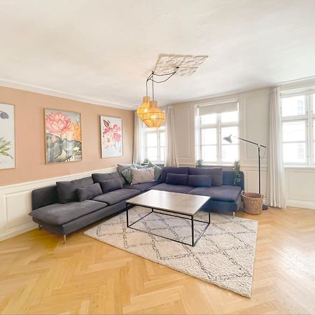 Large Apartment With 4 Bedrooms In Copenhaga Exterior foto